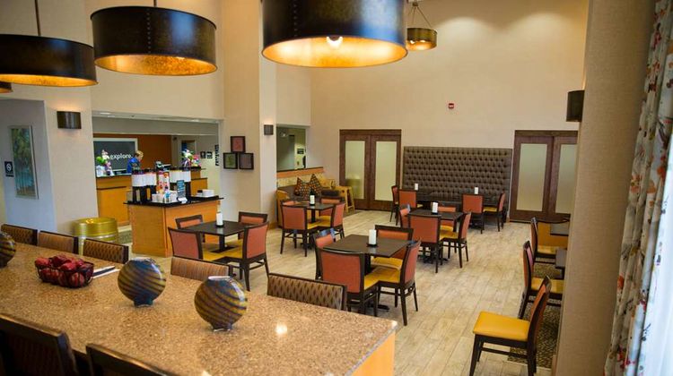 Hampton Inn & Suites Grenada Lobby
