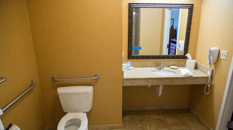 Hampton Inn & Suites Grenada Room