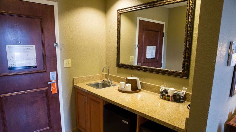 <b>Hampton Inn & Suites Grenada Room</b>. Images powered by <a href="https://iceportal.shijigroup.com/" title="IcePortal" target="_blank">IcePortal</a>.
