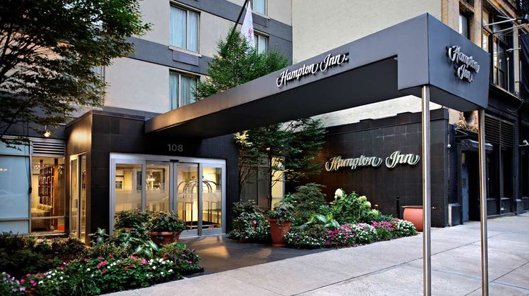 Hampton Inn Manhattan-Chelsea Exterior