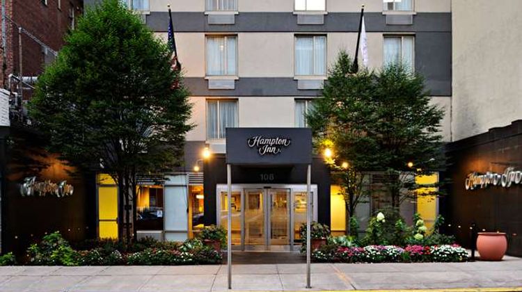 Hampton Inn Manhattan-Chelsea Exterior