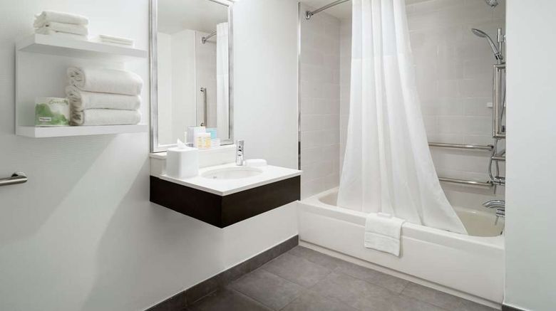 <b>Hampton Inn Manhattan-Chelsea Room</b>. Images powered by <a href="https://iceportal.shijigroup.com/" title="IcePortal" target="_blank">IcePortal</a>.