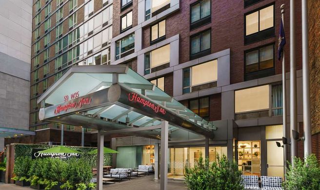 Hampton Inn Manhattan Empire State Bldg Exterior