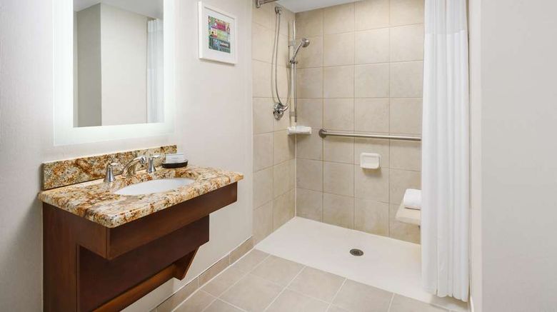 <b>Hampton Inn Manhattan Empire State Bldg Room</b>. Images powered by <a href="https://iceportal.shijigroup.com/" title="IcePortal" target="_blank">IcePortal</a>.