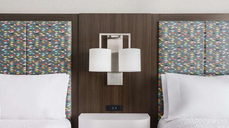 <b>Hampton Inn Manhattan Empire State Bldg Room</b>. Images powered by <a href="https://iceportal.shijigroup.com/" title="IcePortal" target="_blank">IcePortal</a>.