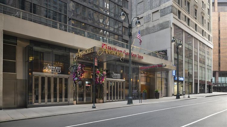 Hilton Garden Inn/Midtown Park Avenue Exterior