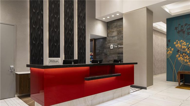 <b>Hilton Garden Inn/Midtown Park Avenue Lobby</b>. Images powered by <a href="https://iceportal.shijigroup.com/" title="IcePortal" target="_blank">IcePortal</a>.