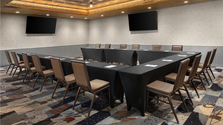 <b>Hilton Garden Inn/Midtown Park Avenue Meeting</b>. Images powered by <a href="https://iceportal.shijigroup.com/" title="IcePortal" target="_blank">IcePortal</a>.
