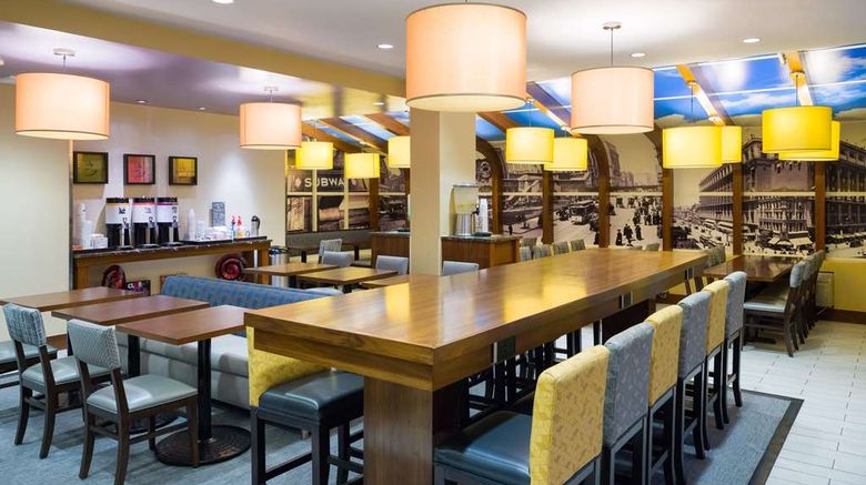 <b>Hampton Inn Manhattan-Madison Sq Garden Restaurant</b>. Images powered by <a href="https://iceportal.shijigroup.com/" title="IcePortal" target="_blank">IcePortal</a>.