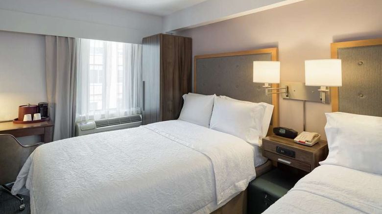 <b>Hampton Inn Manhattan-Madison Sq Garden Room</b>. Images powered by <a href="https://iceportal.shijigroup.com/" title="IcePortal" target="_blank">IcePortal</a>.