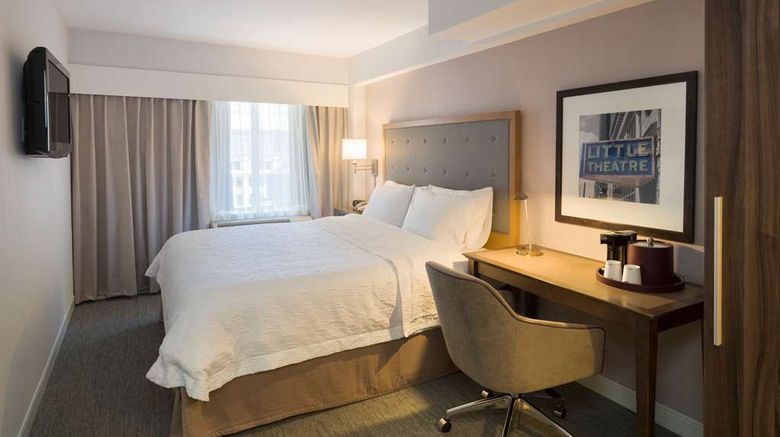 <b>Hampton Inn Manhattan-Madison Sq Garden Room</b>. Images powered by <a href="https://iceportal.shijigroup.com/" title="IcePortal" target="_blank">IcePortal</a>.