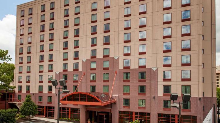 Hampton Inn New York LaGuardia Airport Exterior