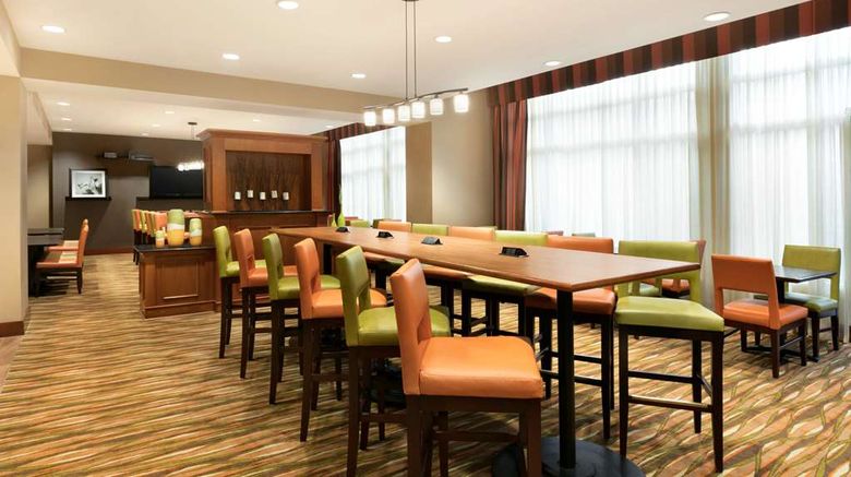 <b>Hampton Inn New York LaGuardia Airport Restaurant</b>. Images powered by <a href="https://iceportal.shijigroup.com/" title="IcePortal" target="_blank">IcePortal</a>.
