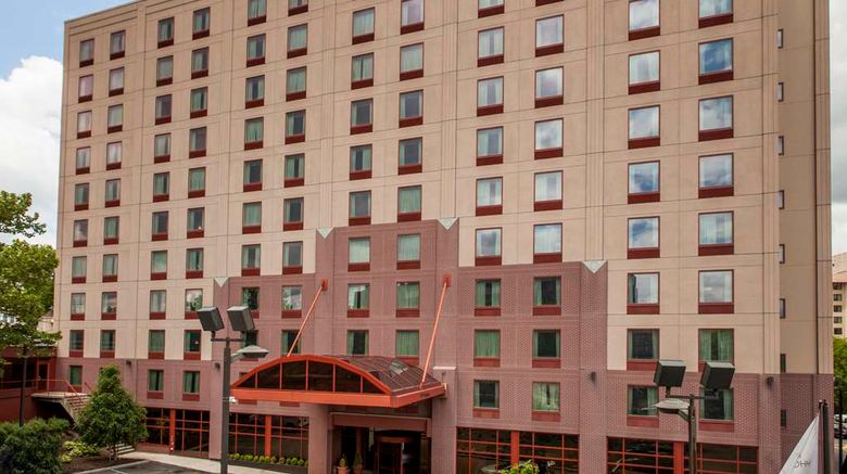 <b>Hampton Inn New York LaGuardia Airport Exterior</b>. Images powered by <a href="https://iceportal.shijigroup.com/" title="IcePortal" target="_blank">IcePortal</a>.