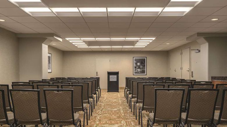 <b>Hampton Inn New York LaGuardia Airport Meeting</b>. Images powered by <a href="https://iceportal.shijigroup.com/" title="IcePortal" target="_blank">IcePortal</a>.