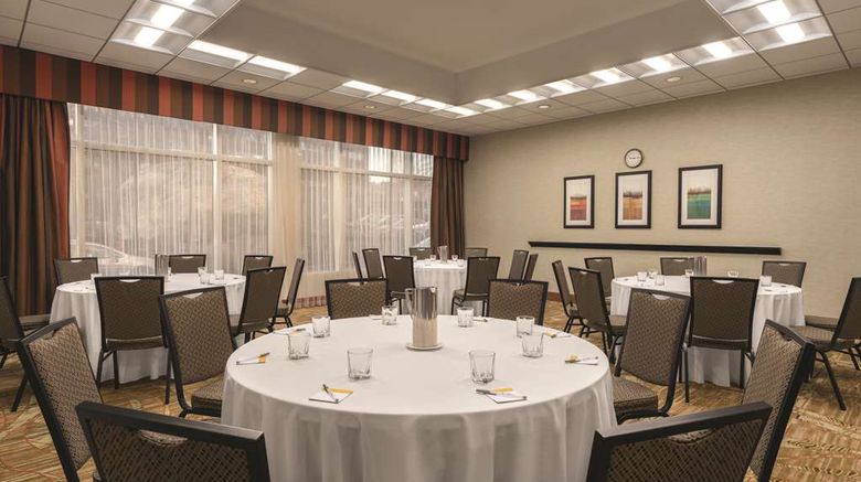 <b>Hampton Inn New York LaGuardia Airport Meeting</b>. Images powered by <a href="https://iceportal.shijigroup.com/" title="IcePortal" target="_blank">IcePortal</a>.
