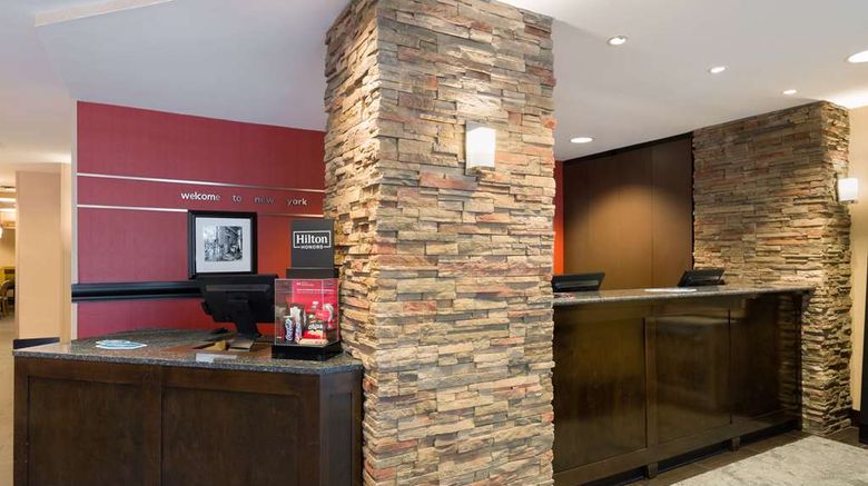 <b>Hampton Inn Manhattan Times Square South Lobby</b>. Images powered by <a href="https://iceportal.shijigroup.com/" title="IcePortal" target="_blank">IcePortal</a>.