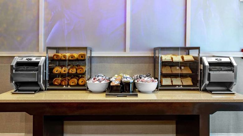 <b>Homewood Suites NYC / Midtown Manhattan Restaurant</b>. Images powered by <a href="https://iceportal.shijigroup.com/" title="IcePortal" target="_blank">IcePortal</a>.