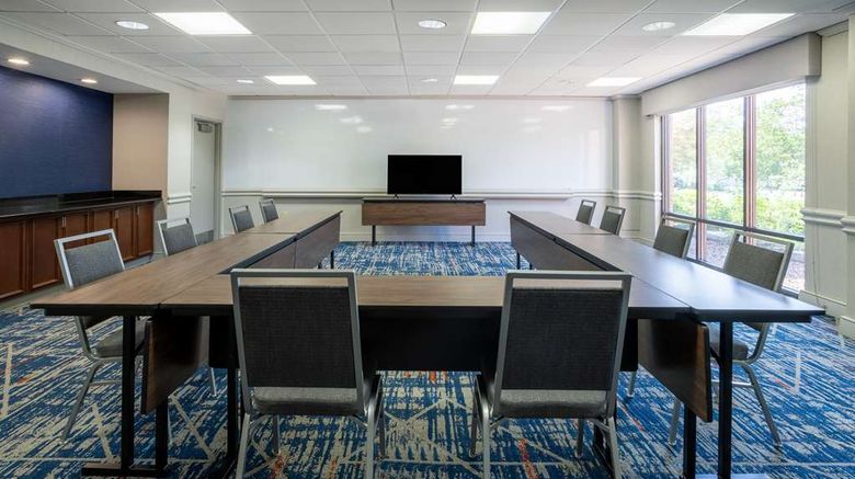 <b>Hampton Inn Harriman Woodbury Meeting</b>. Images powered by <a href="https://iceportal.shijigroup.com/" title="IcePortal" target="_blank">IcePortal</a>.