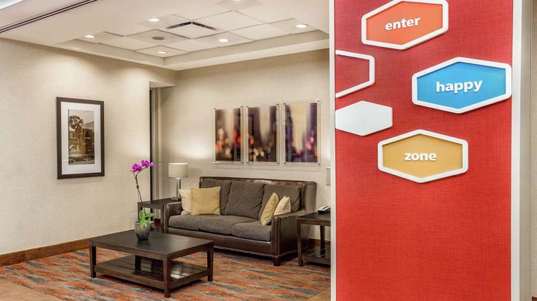 <b>Hampton Inn Manhattan Grand Central Lobby</b>. Images powered by <a href="https://iceportal.shijigroup.com/" title="IcePortal" target="_blank">IcePortal</a>.