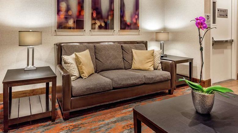 <b>Hampton Inn Manhattan Grand Central Lobby</b>. Images powered by <a href="https://iceportal.shijigroup.com/" title="IcePortal" target="_blank">IcePortal</a>.