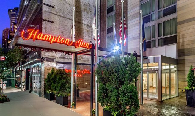 Hampton Inn Manhattan Grand Central Exterior