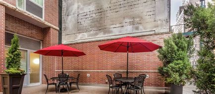 Hampton Inn Manhattan Grand Central Exterior