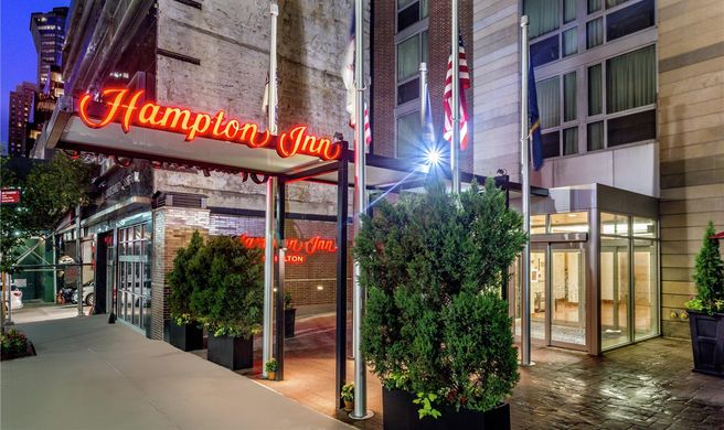 Hampton Inn Manhattan Grand Central Exterior