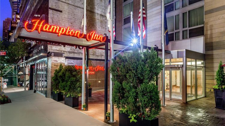 Hampton Inn Manhattan Grand Central Exterior