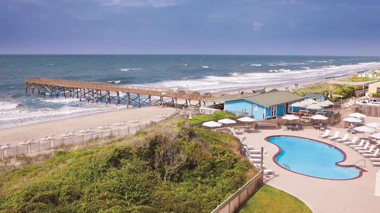 <b>DoubleTree by Hilton Atlantic Beach Pool</b>. Images powered by <a href="https://iceportal.shijigroup.com/" title="IcePortal" target="_blank">IcePortal</a>.