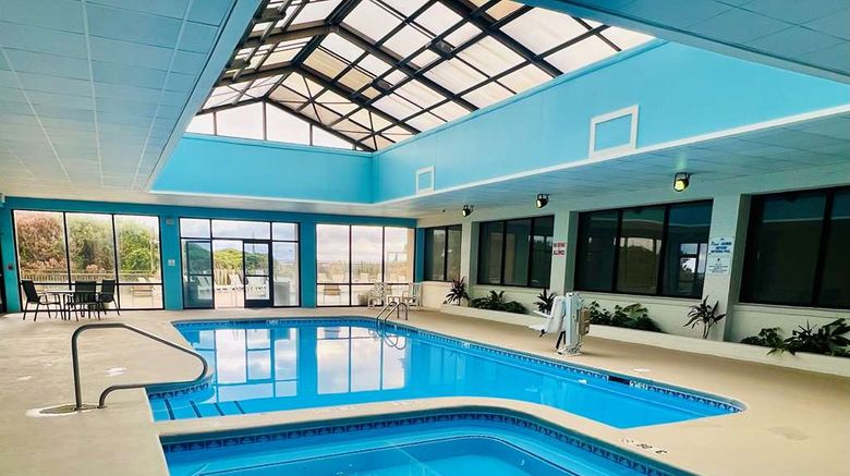 <b>DoubleTree by Hilton Atlantic Beach Pool</b>. Images powered by <a href="https://iceportal.shijigroup.com/" title="IcePortal" target="_blank">IcePortal</a>.