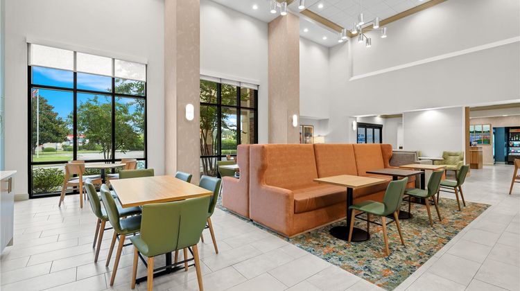 Hampton Inn & Suites Swansboro Restaurant