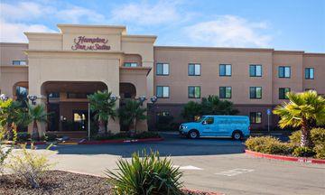 Hampton Inn & Suites Oakland Airport