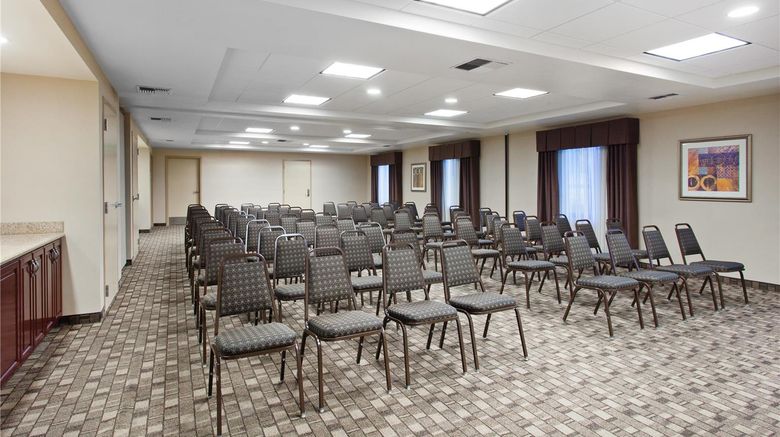 <b>Hampton Inn & Suites Oakland Airport Meeting</b>. Images powered by <a href="https://iceportal.shijigroup.com/" title="IcePortal" target="_blank">IcePortal</a>.