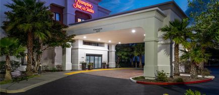 Hampton Inn & Suites Oakland Airport Exterior