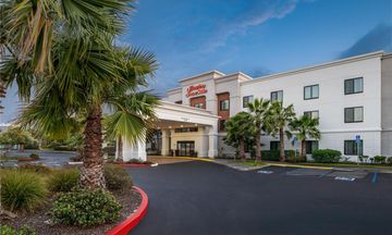 Hampton Inn & Suites Oakland Airport