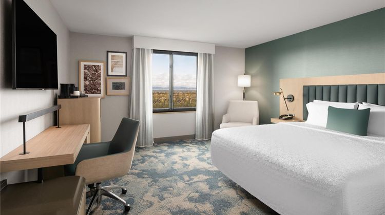 Hampton Inn & Suites Oakland Airport Room