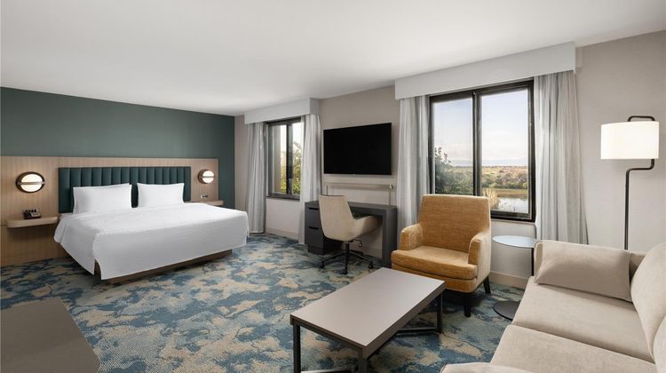 Hampton Inn & Suites Oakland Airport Room