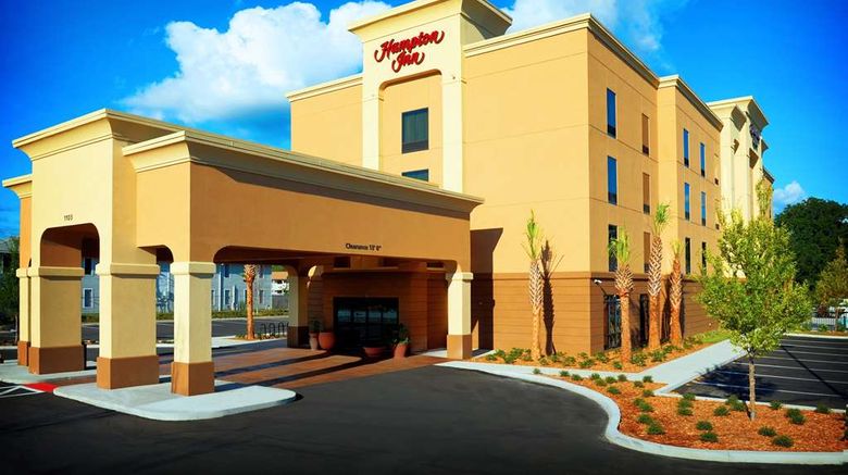 <b>Hampton Inn Crystal River Exterior</b>. Images powered by <a href="https://iceportal.shijigroup.com/" title="IcePortal" target="_blank">IcePortal</a>.