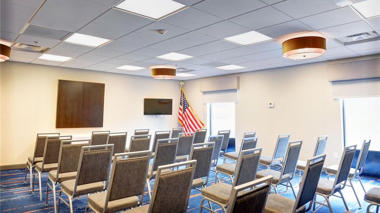 <b>Hampton Inn Crystal River Meeting</b>. Images powered by <a href="https://iceportal.shijigroup.com/" title="IcePortal" target="_blank">IcePortal</a>.