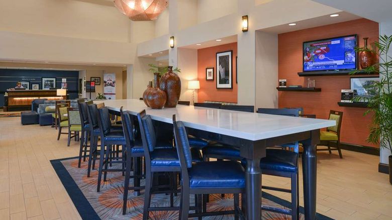 <b>Hampton Inn & Suites Ocala Lobby</b>. Images powered by <a href="https://iceportal.shijigroup.com/" title="IcePortal" target="_blank">IcePortal</a>.