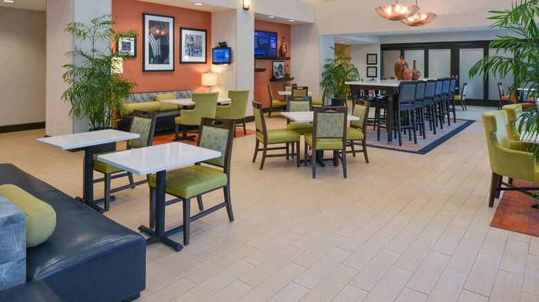 <b>Hampton Inn & Suites Ocala Lobby</b>. Images powered by <a href="https://iceportal.shijigroup.com/" title="IcePortal" target="_blank">IcePortal</a>.