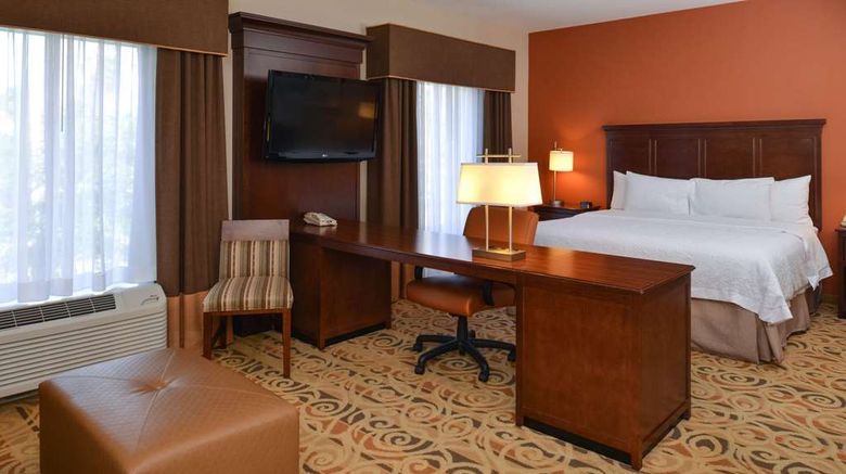<b>Hampton Inn & Suites Ocala Room</b>. Images powered by <a href="https://iceportal.shijigroup.com/" title="IcePortal" target="_blank">IcePortal</a>.