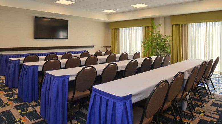 <b>Hampton Inn & Suites Ocala Meeting</b>. Images powered by <a href="https://iceportal.shijigroup.com/" title="IcePortal" target="_blank">IcePortal</a>.