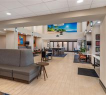 Hampton Inn & Suites Ocala Lobby