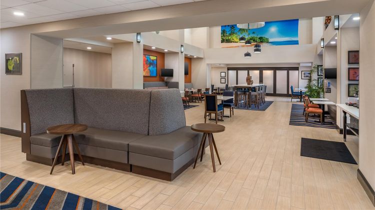 Hampton Inn & Suites Ocala Lobby