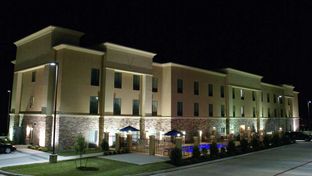 Hampton Inn & Suites Center