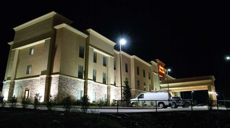 <b>Hampton Inn & Suites Center Exterior</b>. Images powered by <a href="https://iceportal.shijigroup.com/" title="IcePortal" target="_blank">IcePortal</a>.