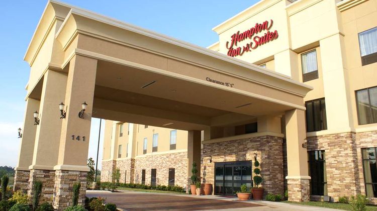 Hampton Inn & Suites Center Exterior