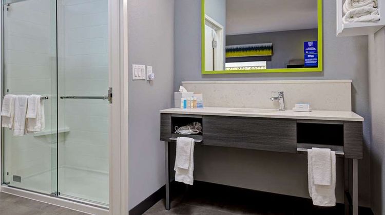 Hampton Inn & Suites Nacogdoches Room